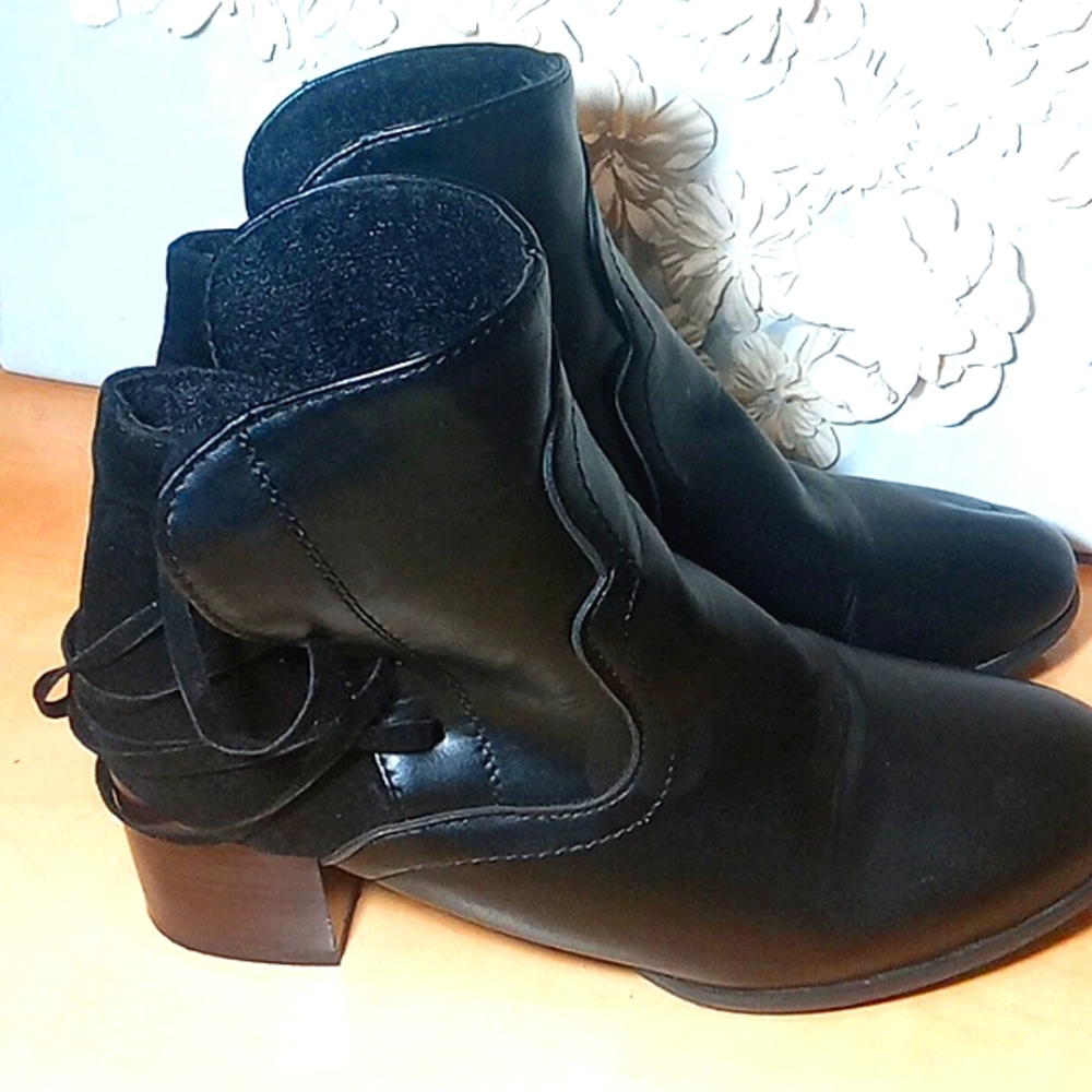 WOMENS UK BLACK WESTERN STYLE BOOTS SIZE 8.